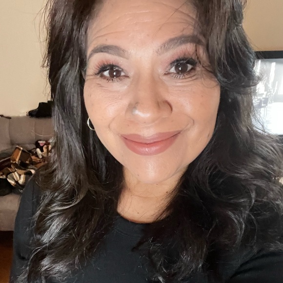 11/03/25  7:00 PM Clothing starts at $3 each and $7 SHOW! LETS HAVE SOMEFUN 😂🤣 - Picture 3 of 16